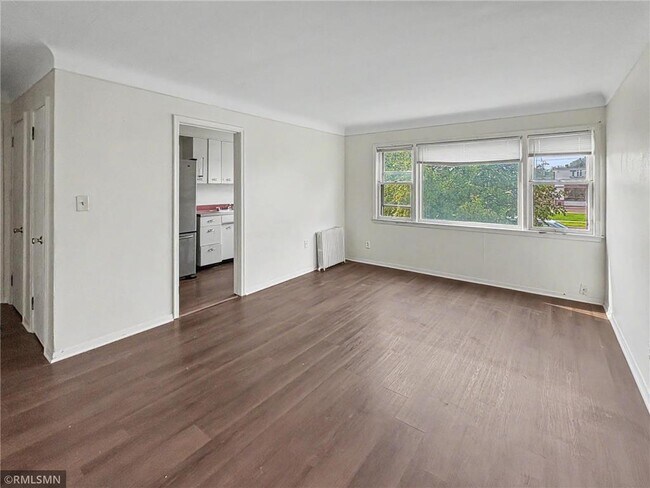 Photo - 97 Orme St E Unit 102