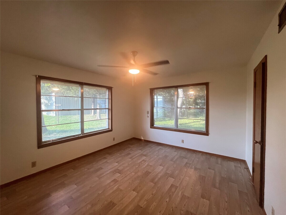 Photo - 106 Jane Dr