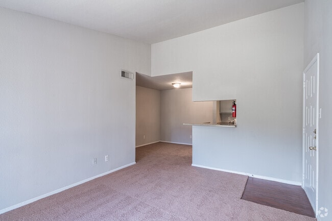 1BR, 1BA - 683SF - Elm Creek Apartments