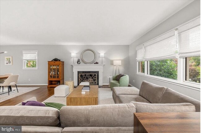 Photo - 7107 Tyndale St