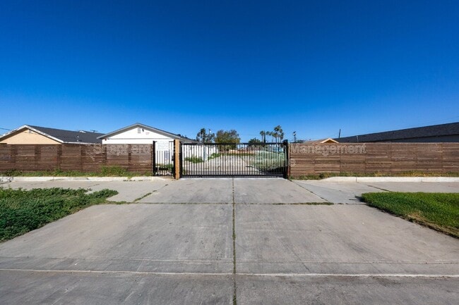 Building Photo - 7721 Janet Ave Unit B