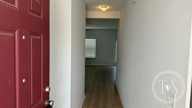 Photo - FALL MOVE-IN SPECIAL: $1000 OFF 1ST MONTH'...
