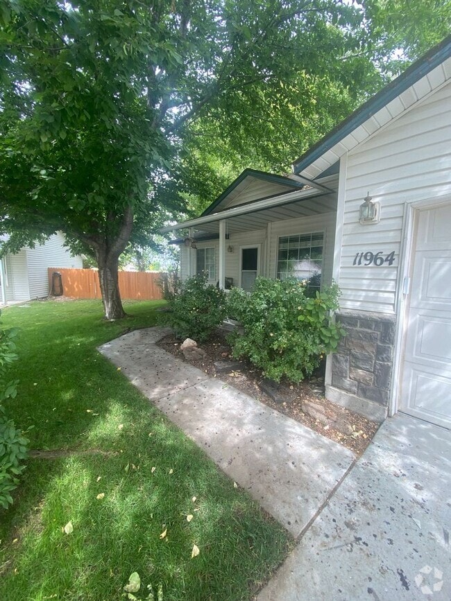 Building Photo - 3 Bed, 2 Bath,  Single Story, CUL-D-SAC Ho... Rental