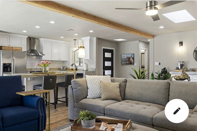 Photo - 4825 N 82nd St