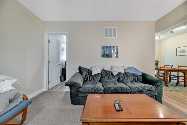 Photo - 4201 Cathedral Ave NW Apartment Unit 113W