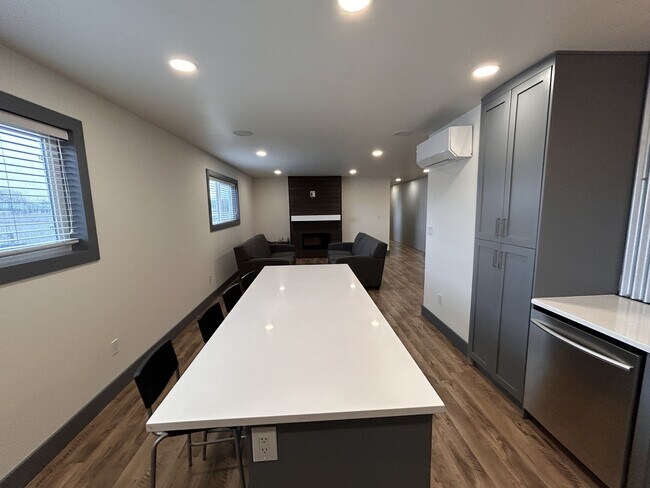 Photo - 2620 Alliance St