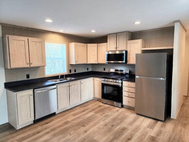 Photo - 230 Whittlesey Ave