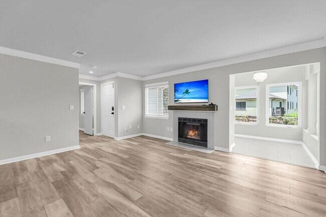 266 Alexandra Dr Unit 11