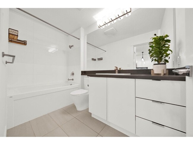 Photo - 15168-15133 33 Ave Unit 211