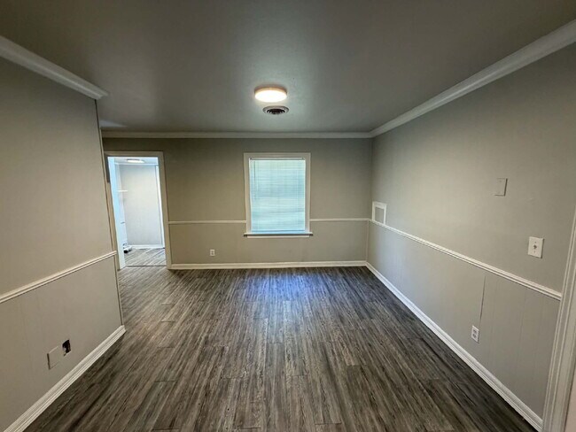 3 Bed, 1 Bath, 2 Car Garage on Corner Lot in Midtown