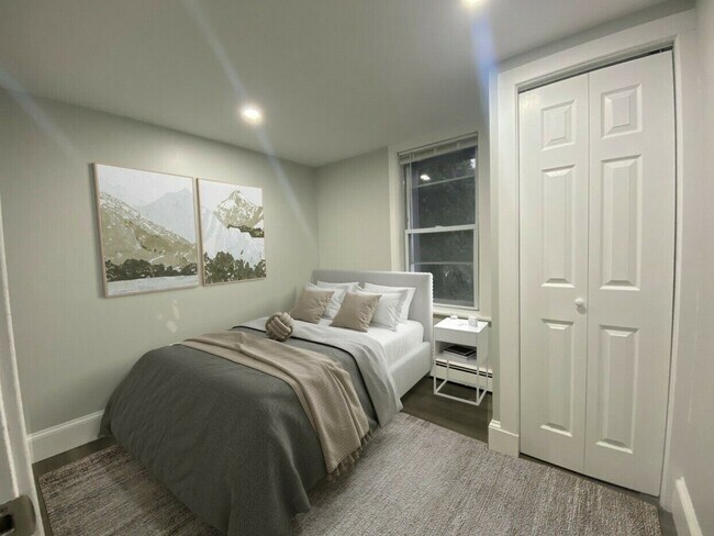 Photo - 351 E 8th St Unit Ground level