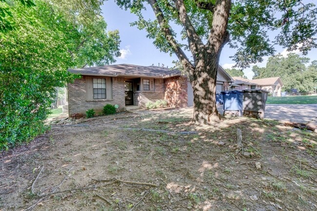 Photo - PETS NOT ALLOWED - Newly renovated duplex unit in the heart of midtown Tulsa