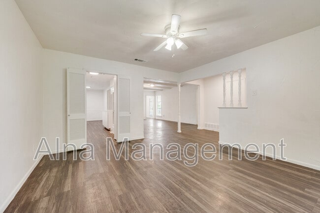 Photo - 2529 Belhaven Dr