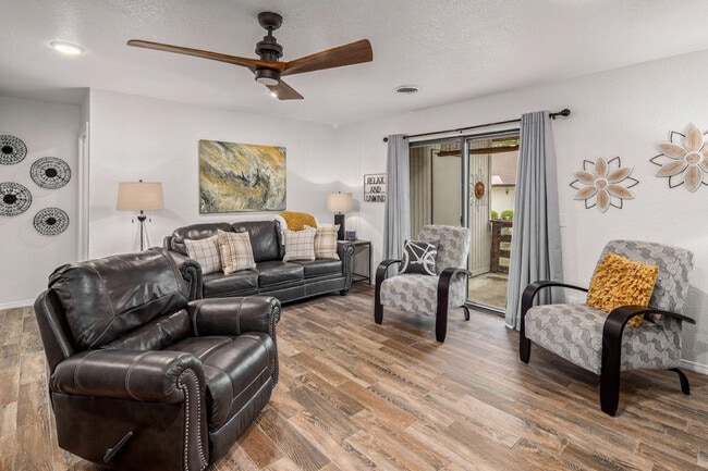 Photo - 30 Lunsford Ln Unit ID1241312P