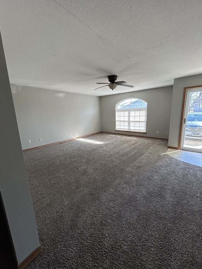 Photo - 517 E 517 Ave Unidad 517 E Park - B