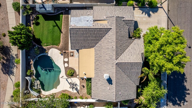 2041 E Marquette Dr