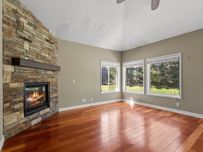 Photo - Fieldcreek Gem