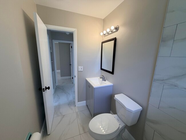 Photo - 6036 Westover Rd