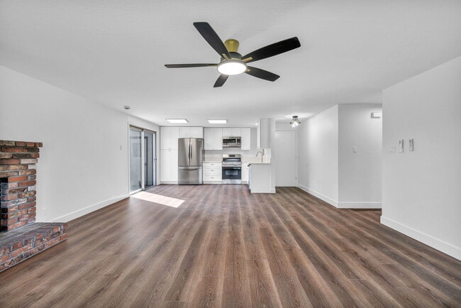 Photo - 785 Casazza Dr