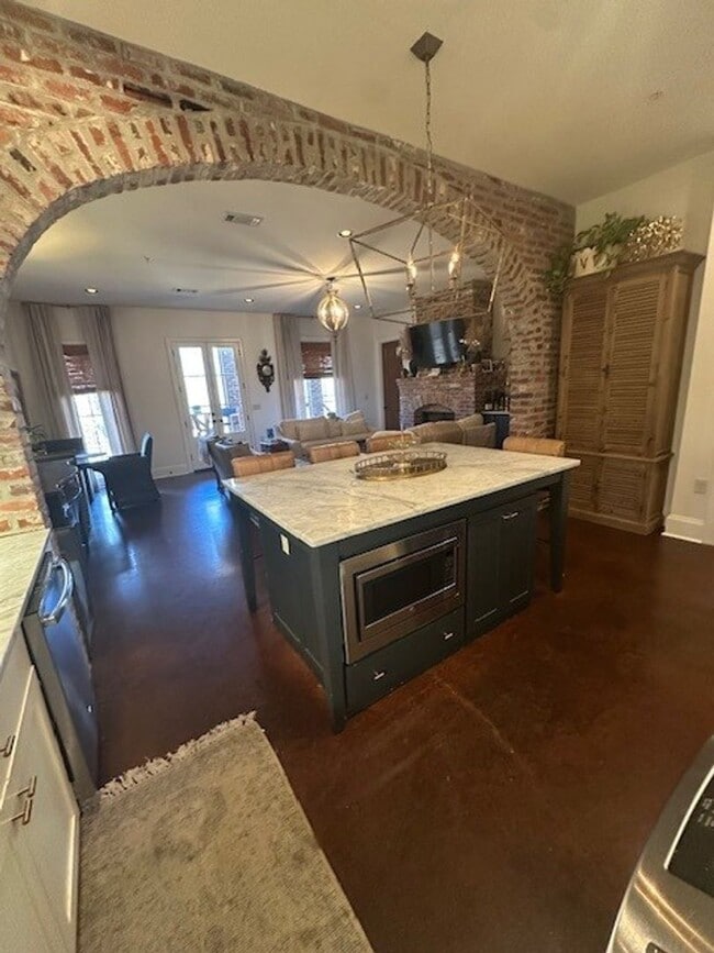 Photo - 3BR/3BA For Rent Unit 4105