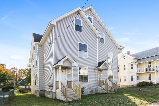 Building Photo - 66 Winthrop St Unit 3