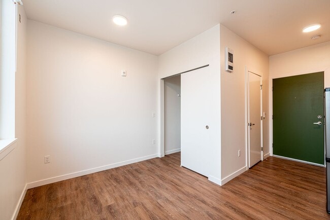 Photo - Freya Apartments - Private Studios + Socia...