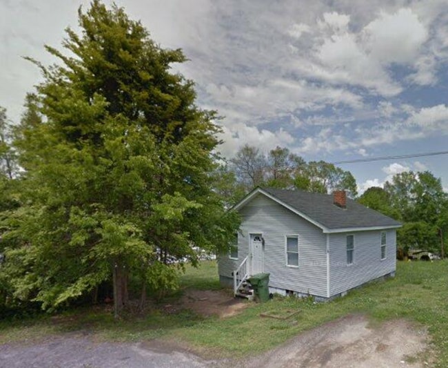 Building Photo - Newly remodeled home is located in Lancaster, SC 29720.