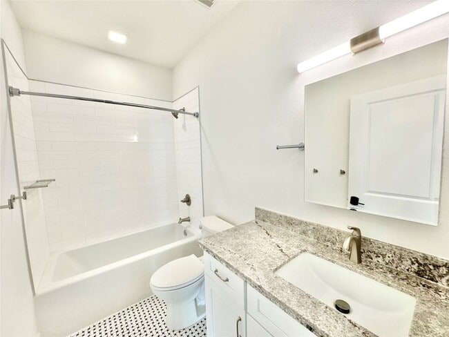 Photo - 2102 Mechanic St Unit 205