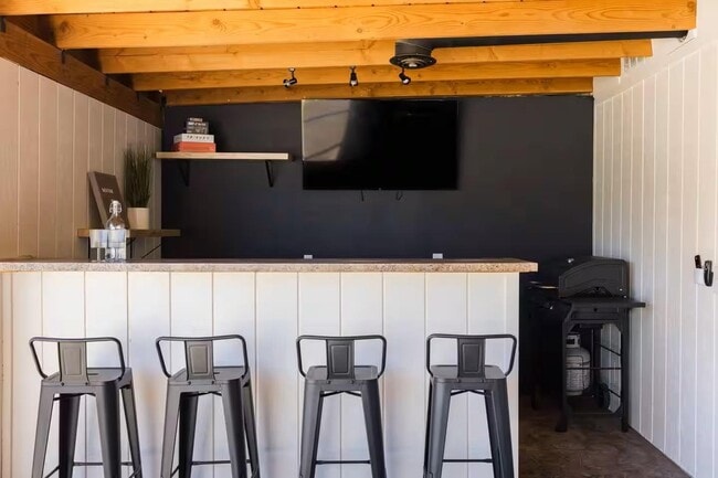 Photo - 8447 E Vernon Ave