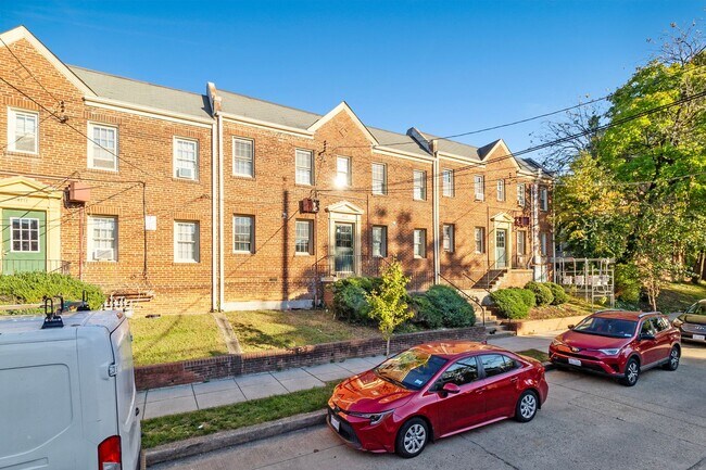 4713 3rd Pl NW Unit 1
