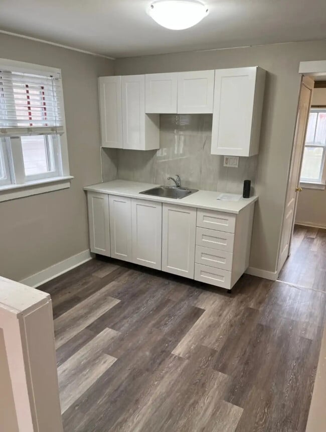 Photo - 58 Reaume Ave