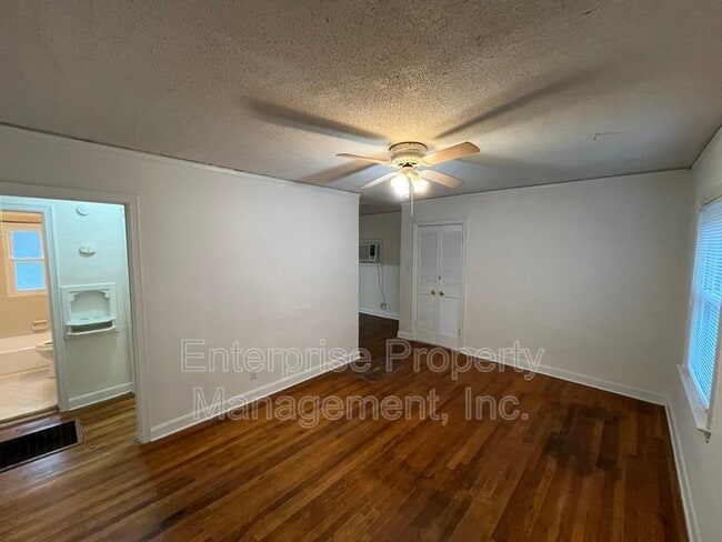 Photo - 801 Bowen Cir