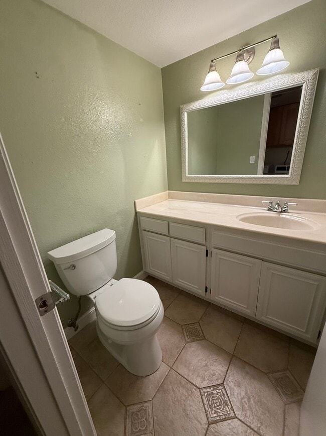 Photo - 290 Riverwood Cir