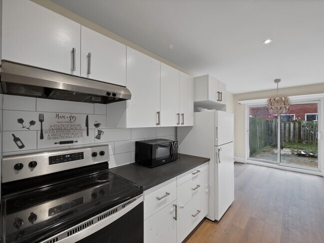 Photo - 2623 King St E Unité 4