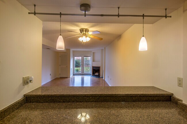 Photo - 369 Franklin St Unit 1