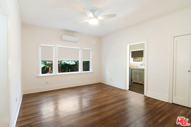 Building Photo - 254 S Vendome St Unit 6
