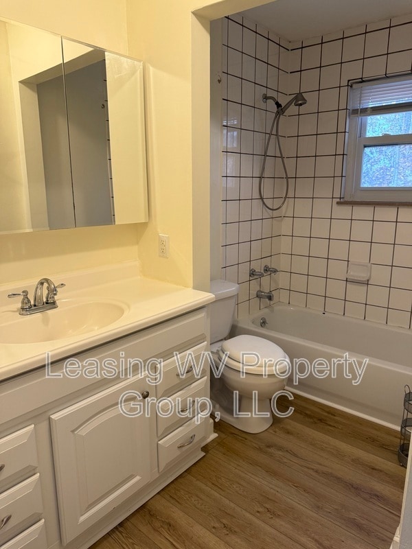 Photo - 1811 Winding Hill Dr