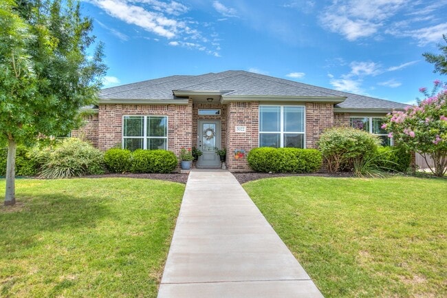 Photo - 5022 Red Oak Ln