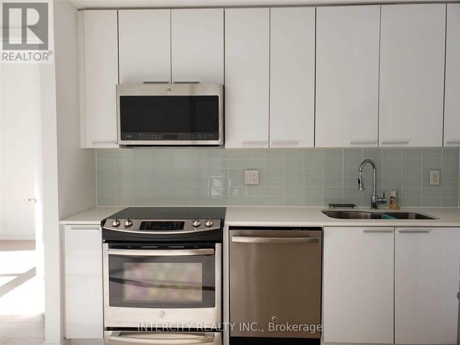 Photo - 10 Park Lawn Rd Unit 622