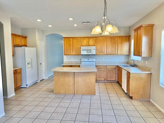 Photo - Fantastic 4-Bedroom, 2-Bathroom home For Rent in Avondale!