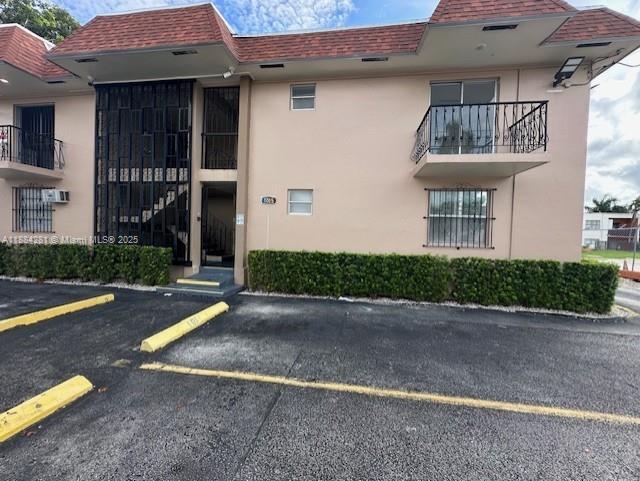 Building Photo - 1015 NW 45th Ave Unit 201 Rental