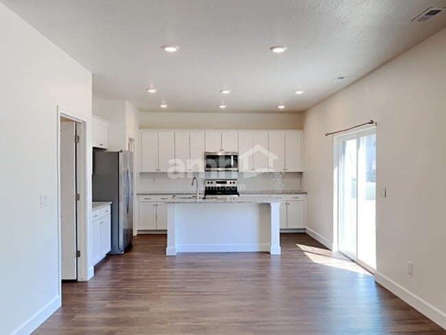 Photo - 2320 E Wild Horse Way