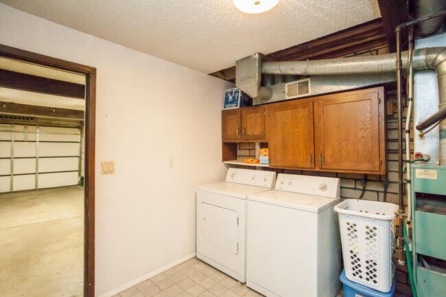 Laundry room - 2639 Knapp St Unidad #2