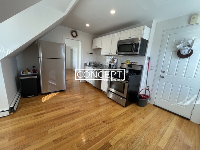 Photo - 648 Columbia Rd Unit 2TS