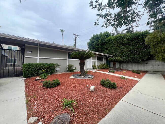 Photo - 5811 Agnes Ave