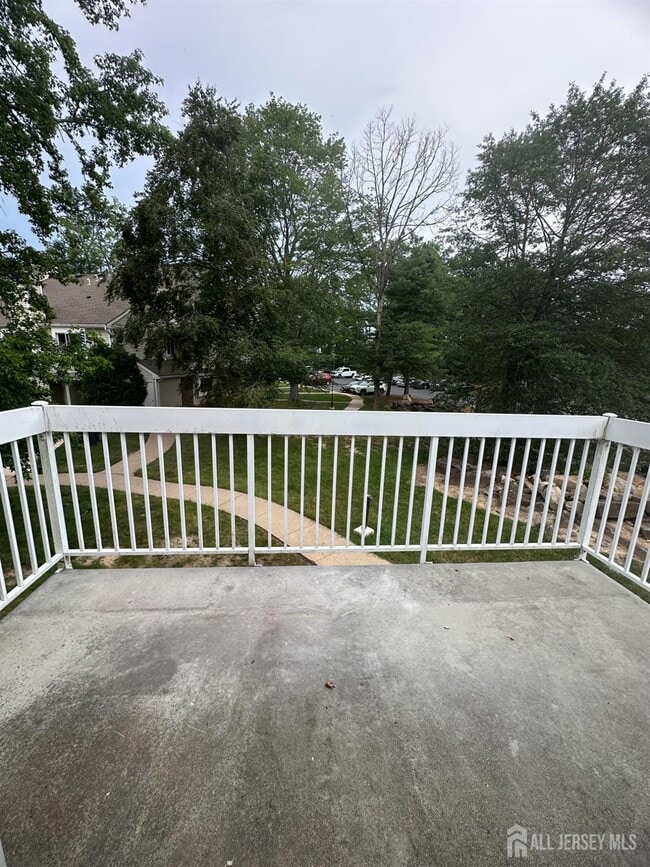 Photo - 18 Foxtail Ln