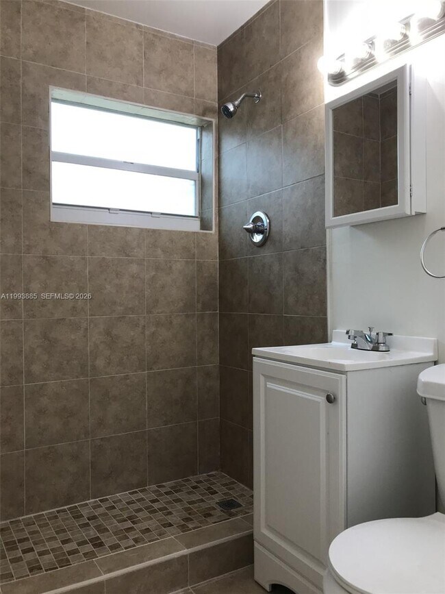 Photo - 2362 NW 34th St Unit 2