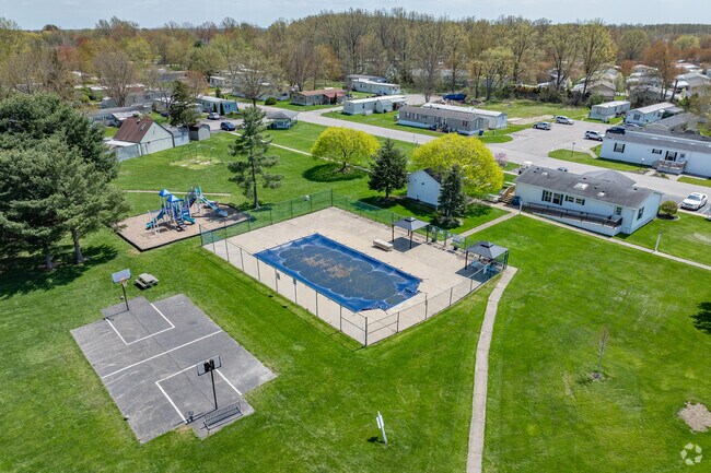 Alternate View - West Ridge Green