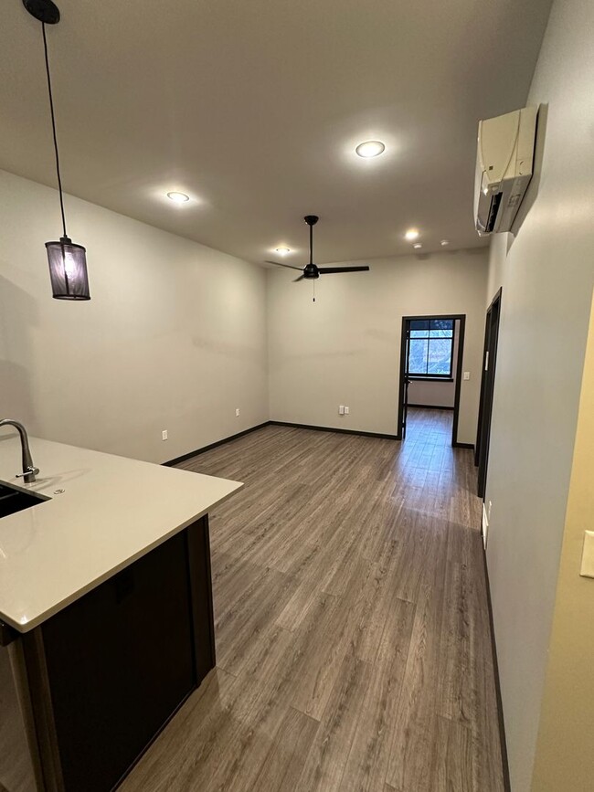 RP-409 200-202 - RP-409 200-202 Apartment Unit 200