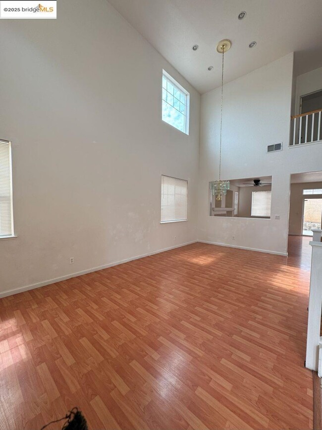 Photo - 645 Rockspray Cir